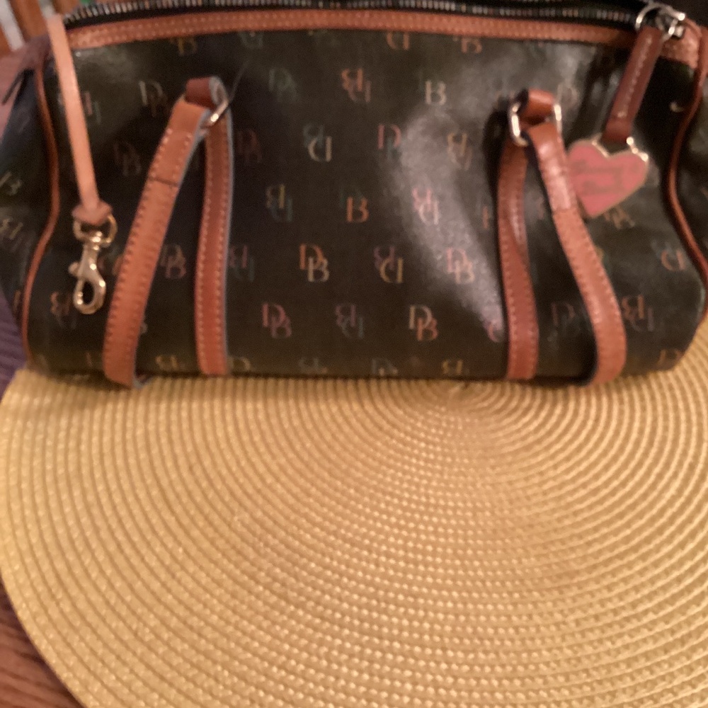 Dooney & Bourke purse